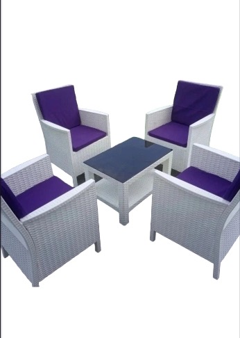 4+1-Piece Outdoor Wicker Patio Furniture Set with Coffee Table